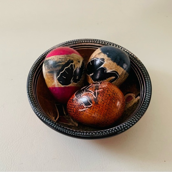Hand Carved Animal Print Decorative Bowl With Sandstone Eggs Kenya - Picture 9 of 9